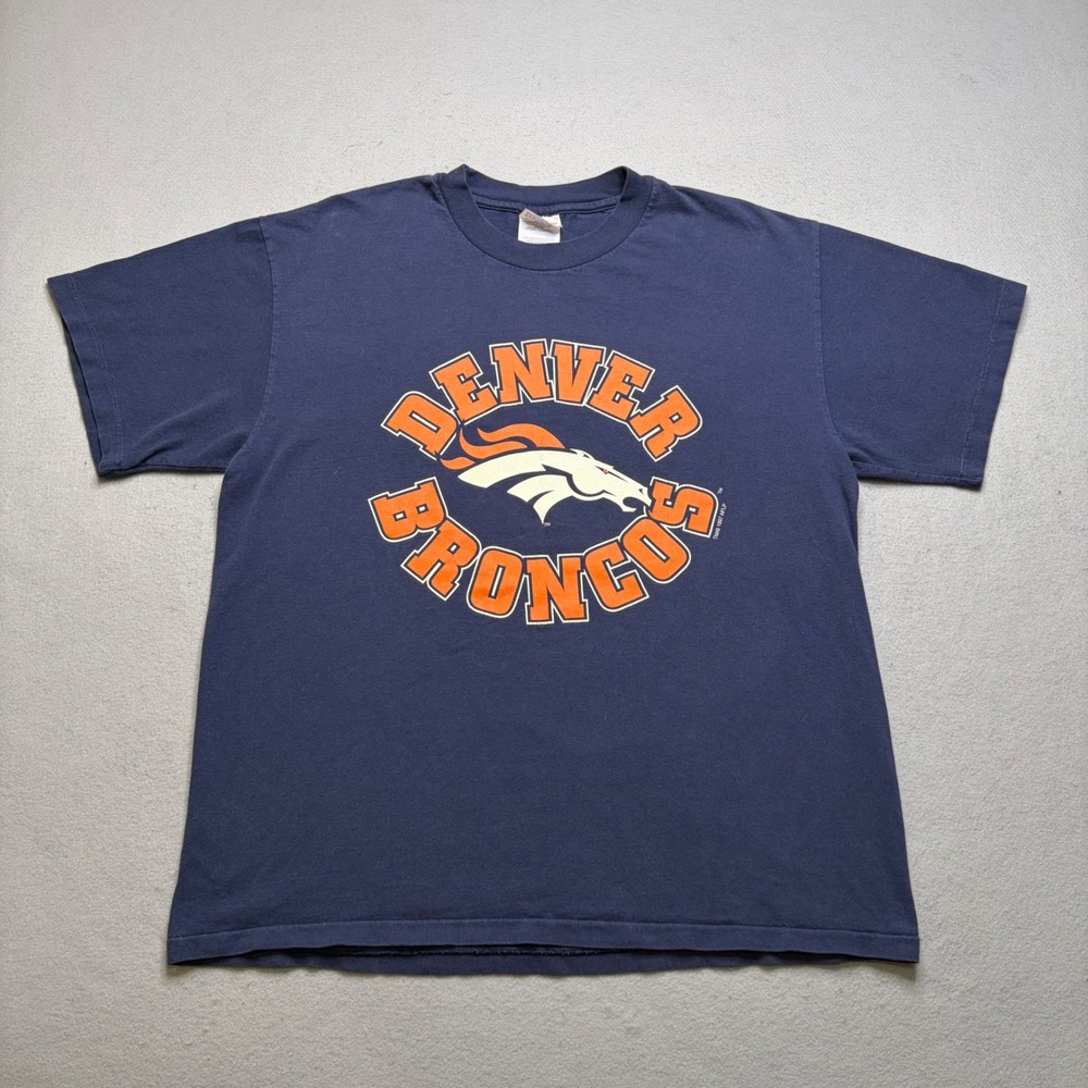 Hanes T-Shirt Mens L Navy Denver Broncos 1997 Vintage NFL Graphic Tee Cotton